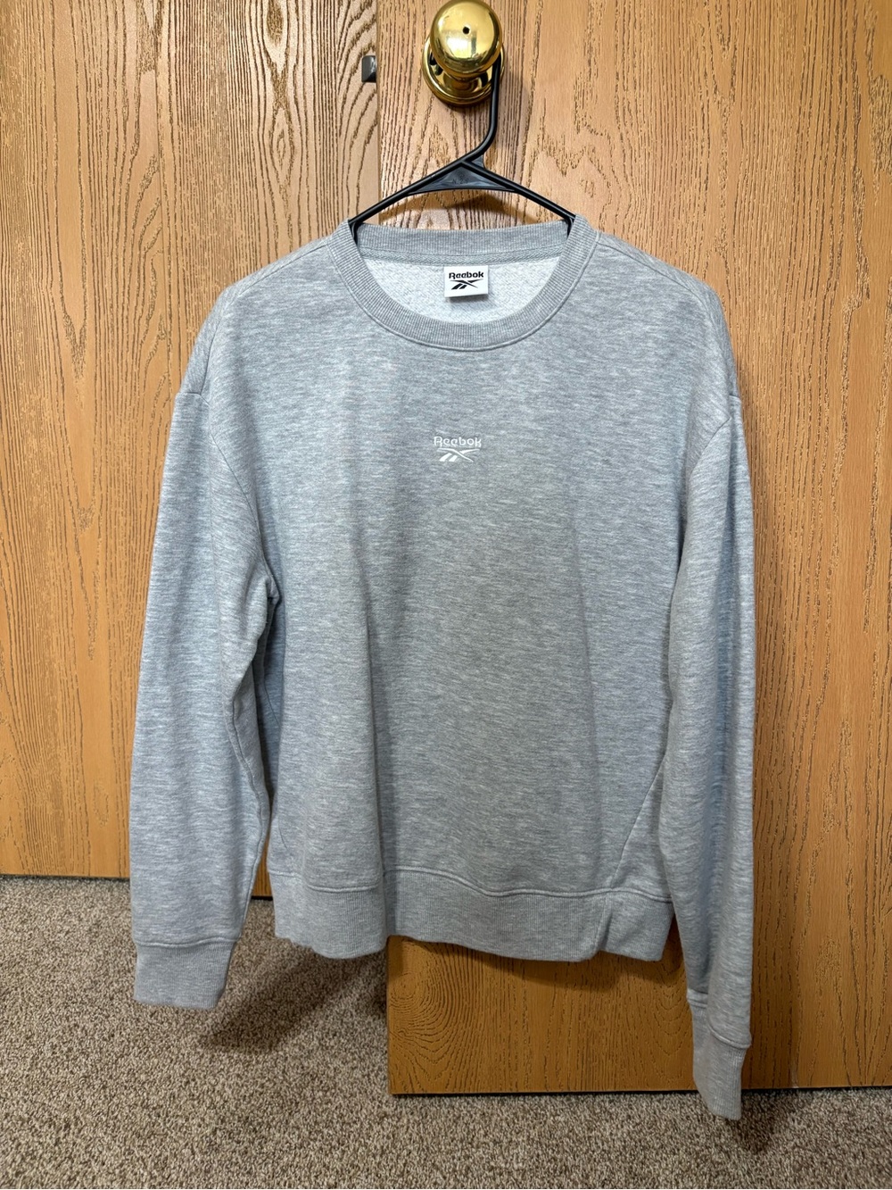 Reebok Men's Light Gray Crewneck Sweatshirt